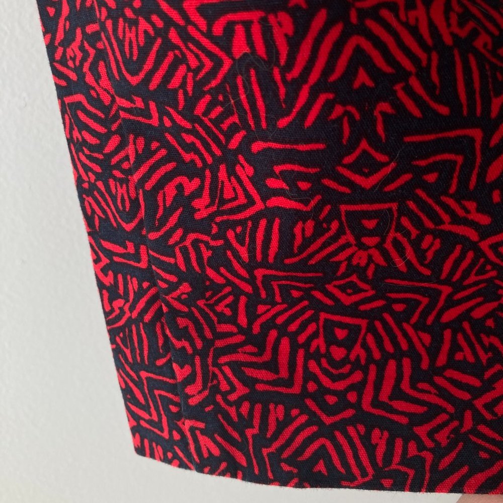Geo Pattern High Rise Shorts - Size 8 - Picture 6 of 8